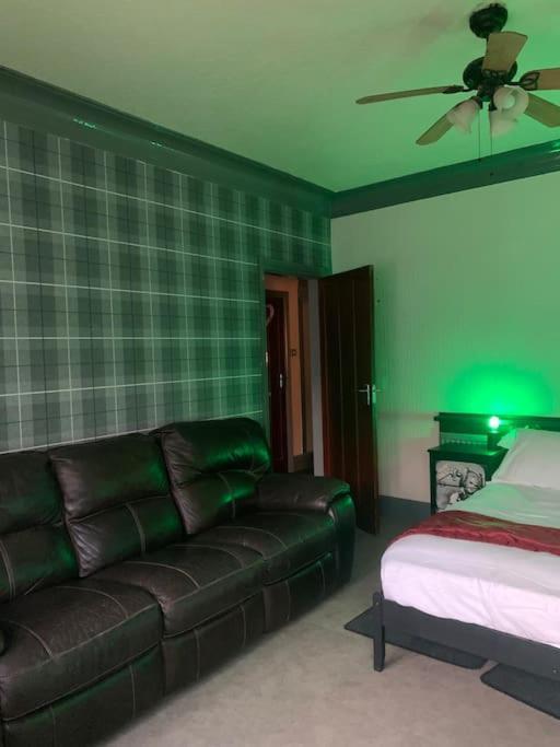 Family Holiday Home 黑潭 外观 照片