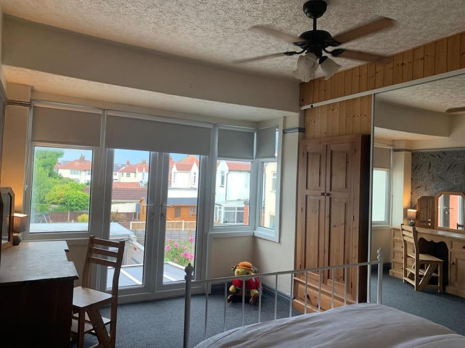Family Holiday Home 黑潭 外观 照片