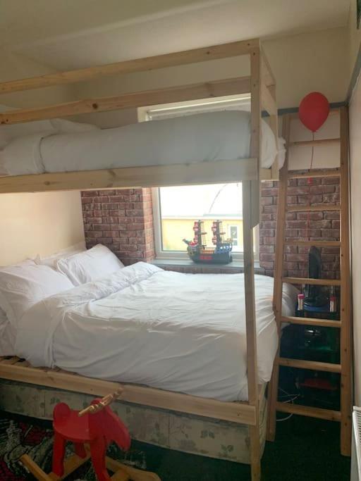 Family Holiday Home 黑潭 外观 照片