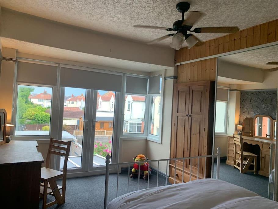 Family Holiday Home 黑潭 外观 照片
